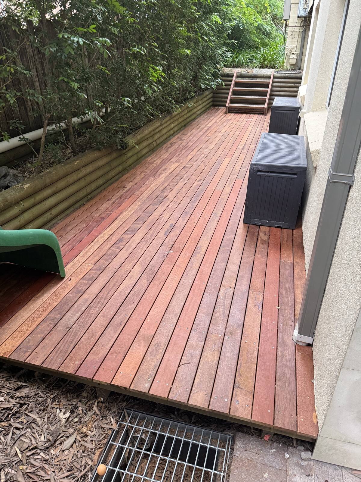 Stained hardwood deck construction by Brobuilt Fitouts